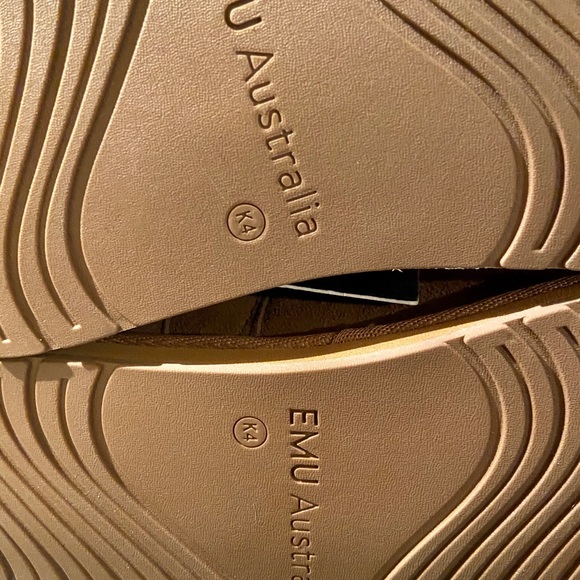 Girls size 4 EMU Australia boots - Picture 7 of 9